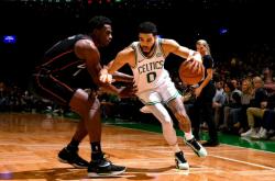 PG-包含塔图姆关键节点连败，巴塞罗那带队取胜！的词条